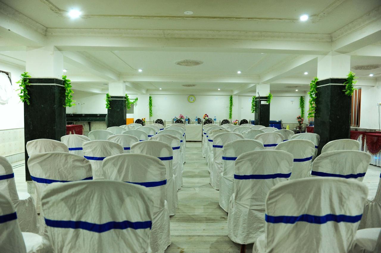 Jayanti Hotel Тарапит Екстериор снимка