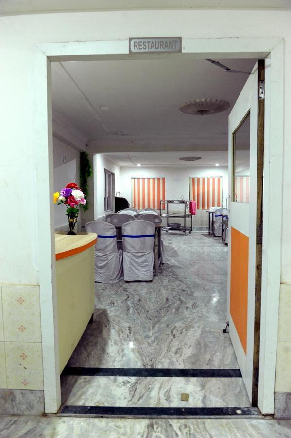 Jayanti Hotel Тарапит Екстериор снимка